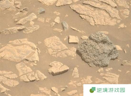 美国火星车发现诡异怪石：似有东西破壳而出