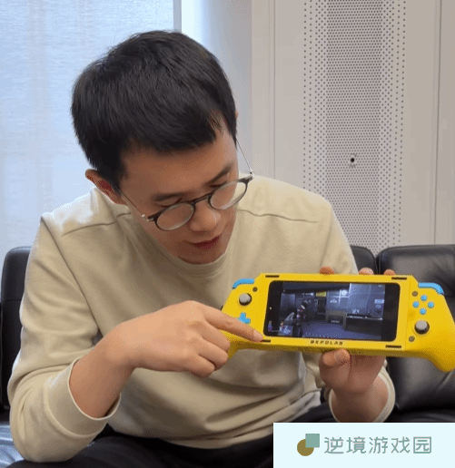 网友把Redmi K80 Pro爆改游戏掌机：爽玩3A大作？