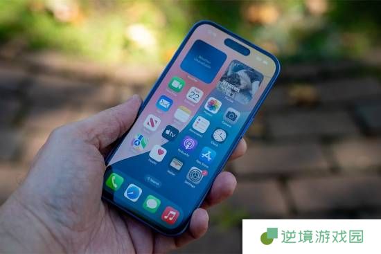 曝iPhone 18全系标配自研芯片：高通博通全被放弃!